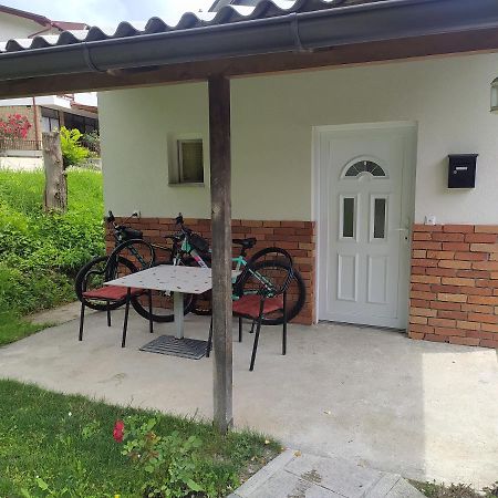 Lenilenii Bungalow Jajce Ngoại thất bức ảnh